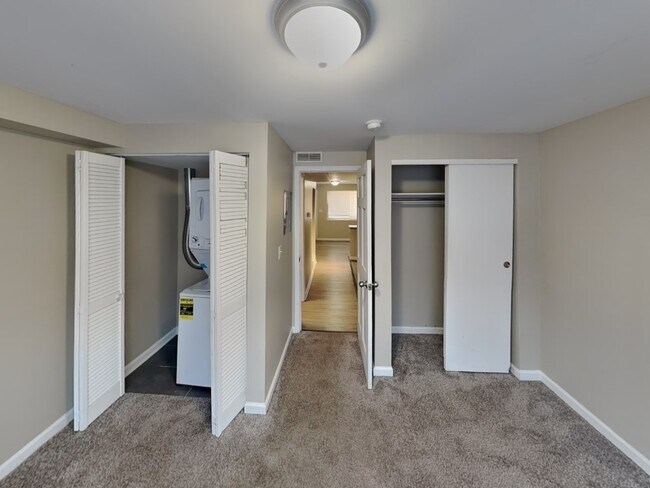 Building Photo - Lantern Square Apartments-B5