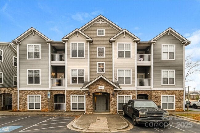 Building Photo - 1212 Duncan Gardens Dr