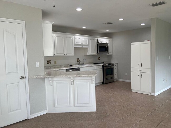 Building Photo - 6 Spoonbill Cove Rd
