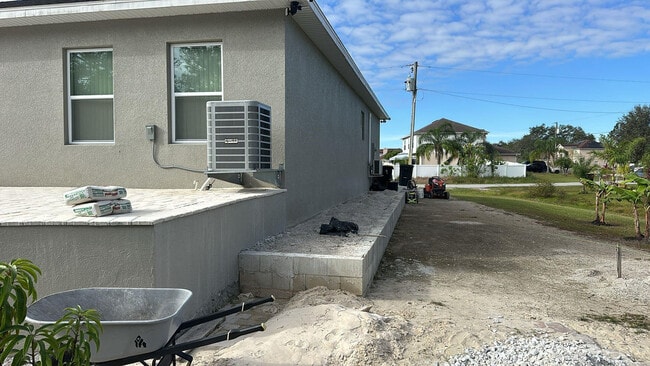 Building Photo - 513 Mallard Ct