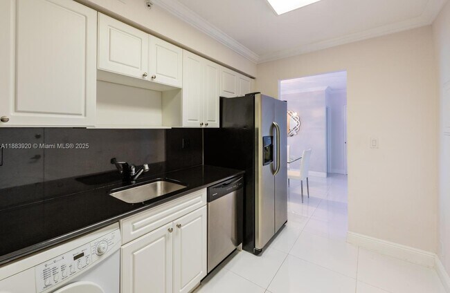 Building Photo - 2501 S Ocean Dr