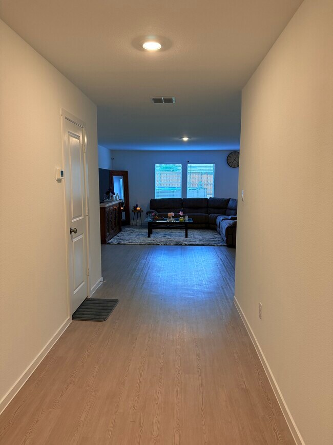 Building Photo - 241 Adelina Dr