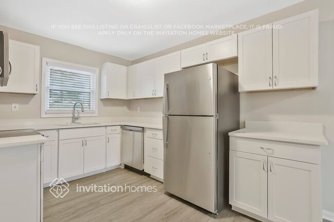 Building Photo - 2038 Rebecca Ln