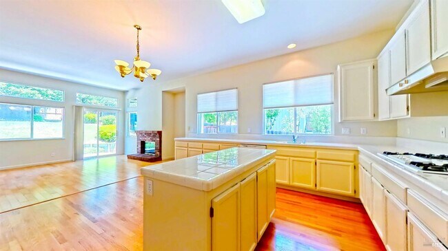 Building Photo - 5863 Mountain Hawk Dr