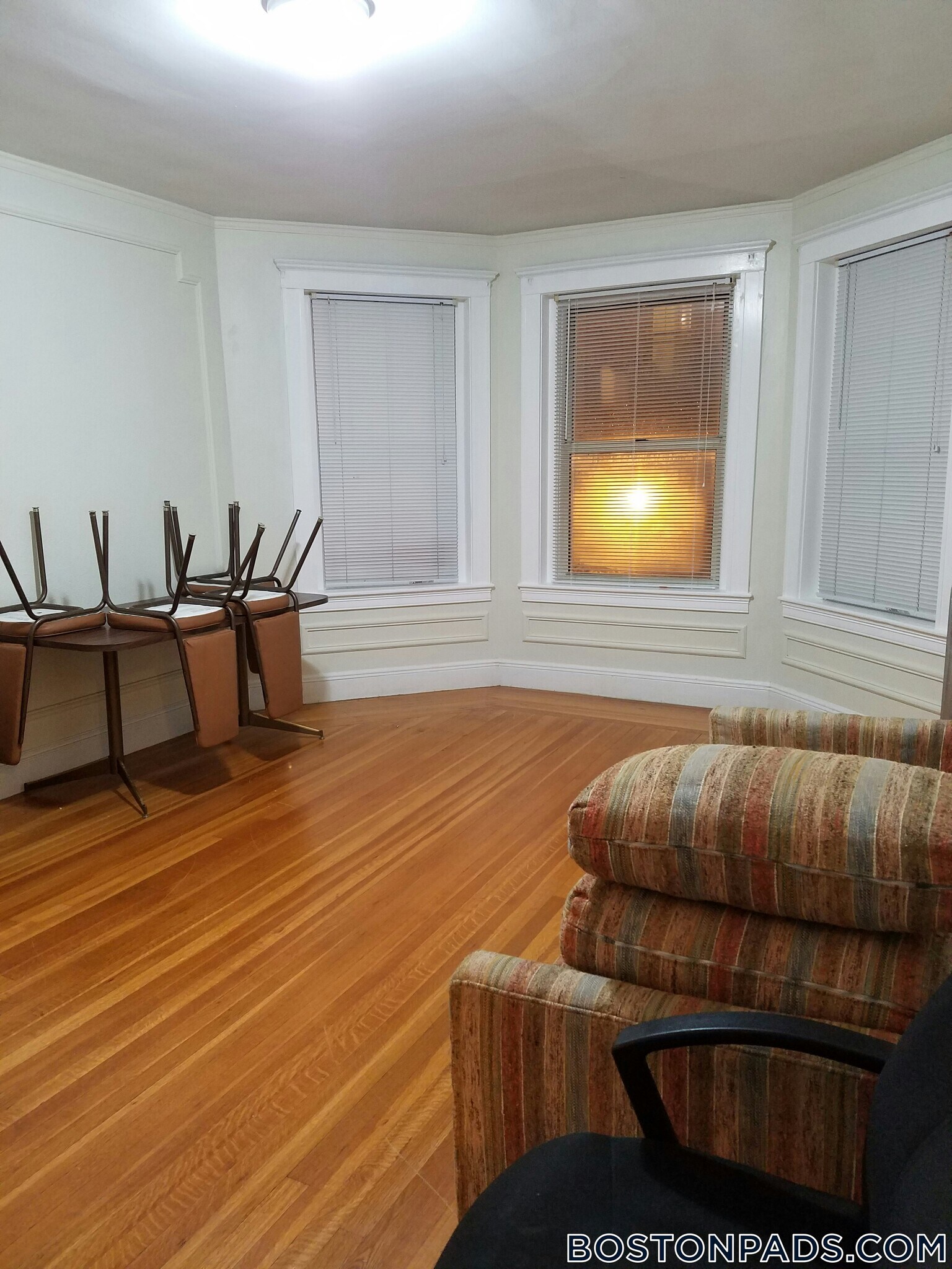 Building Photo - 90 Maple St