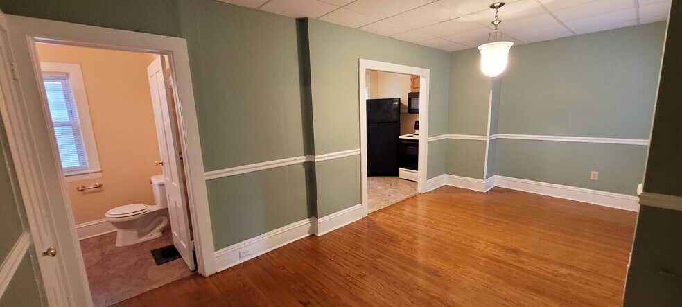 Dining Room - 527 W Water St