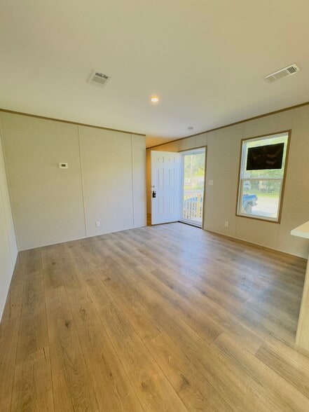 Building Photo - 5149 Bryant Ave