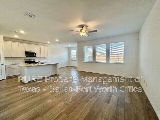 Building Photo - 2113 Donker Dr