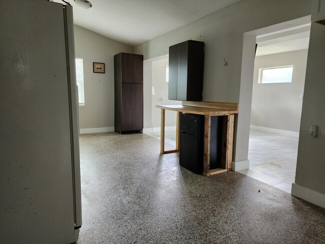 Building Photo - 4910 Ralls Dr