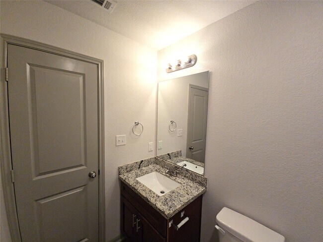 Building Photo - 626 Magnolia Bend