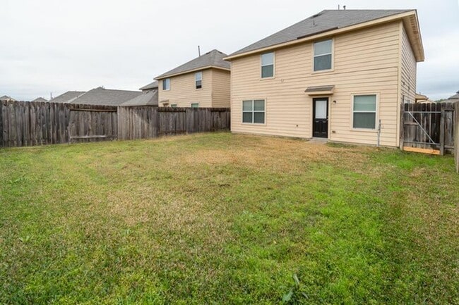 Building Photo - 5811 Kyle Cove Dr