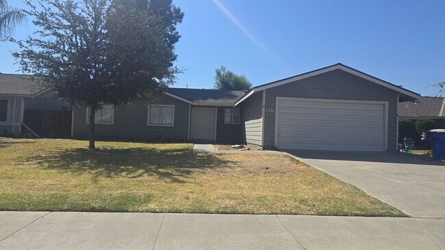 Building Photo - 3 BR 2 BA