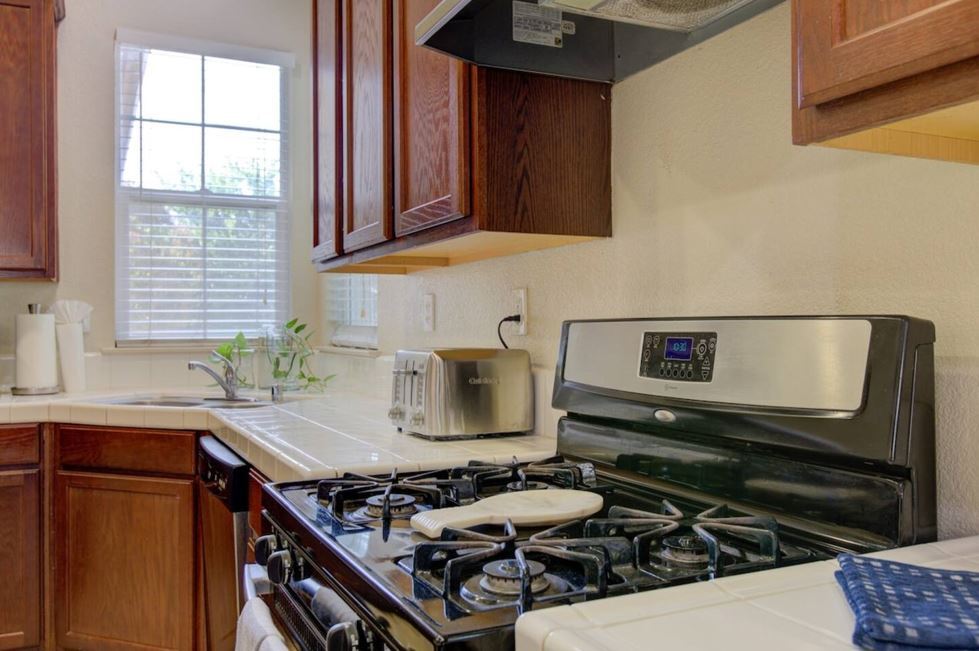 Building Photo - 4321 Strathmore Pl