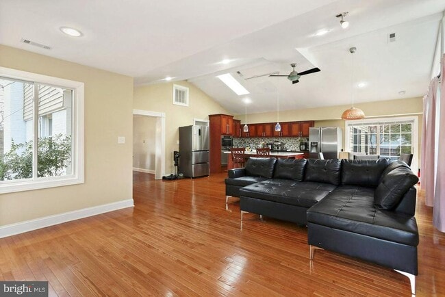 Building Photo - 7029 Old Dominion Dr