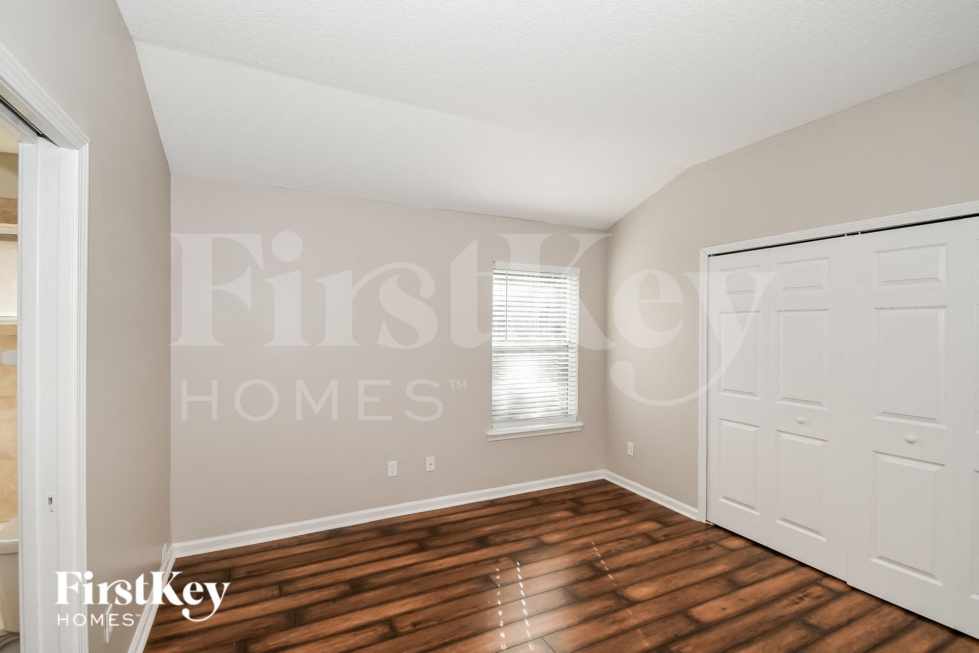 Building Photo - 652 Reflection Cove Rd