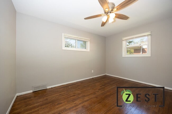 Building Photo - 3 BD 1 BA HOME AVAILABLE NOW! 1,300 Monthly