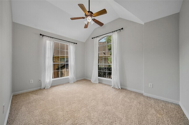 Building Photo - 14 Beauty Bower Pl