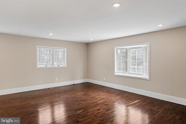 Building Photo - 2730 Old Cedar Grove Rd