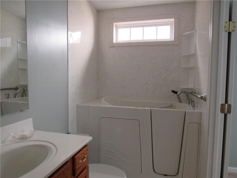 Building Photo - 35 Granite Ct