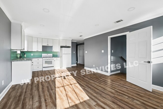 Building Photo - 2632 Annette St