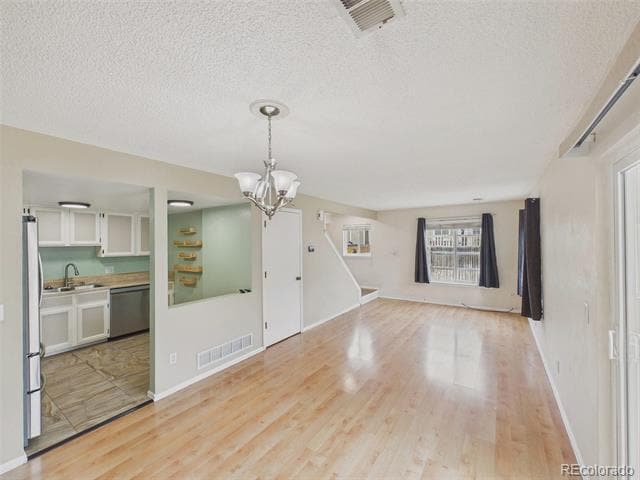 Building Photo - 12610 Elm St