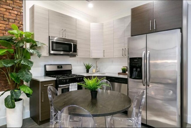 Building Photo - 2 bedroom in Brooklyn NY 11221