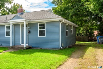 Building Photo - 32 Bunce Dr