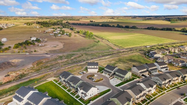 Building Photo - 4 Bedroom 4 1/2 Bath Townhome in Berthoud