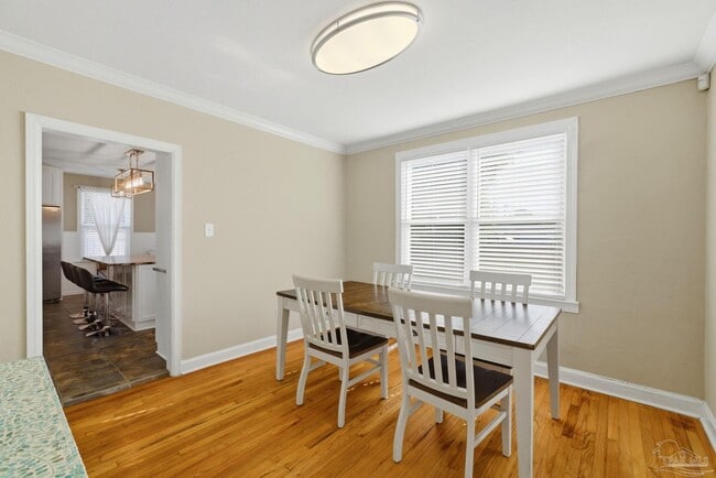 Building Photo - 1618 W Garden St