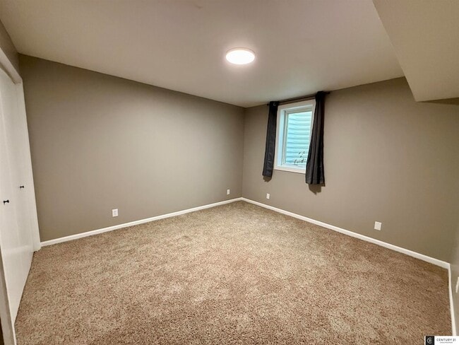 Building Photo - 2902 Blackhawk Dr