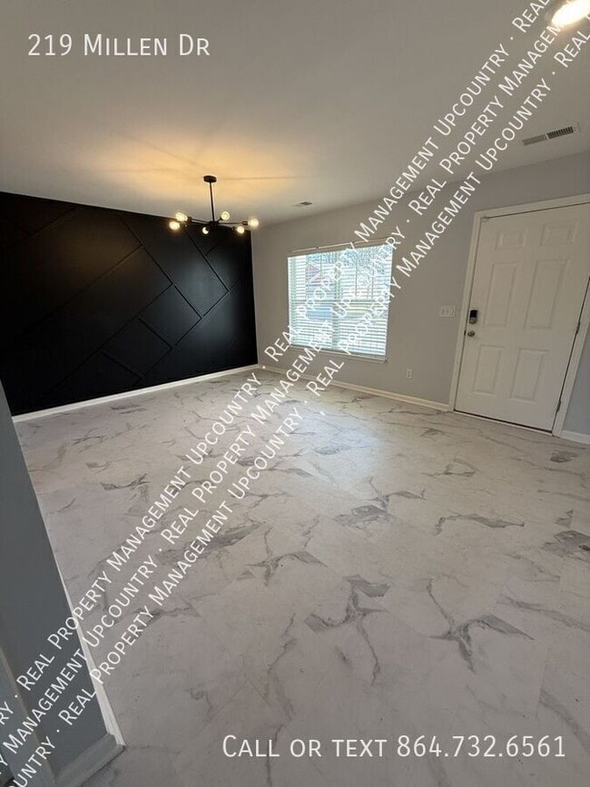 Building Photo - 219 Millen Dr