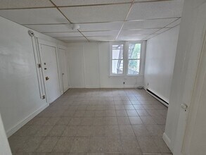 Building Photo - 435 N 6th St