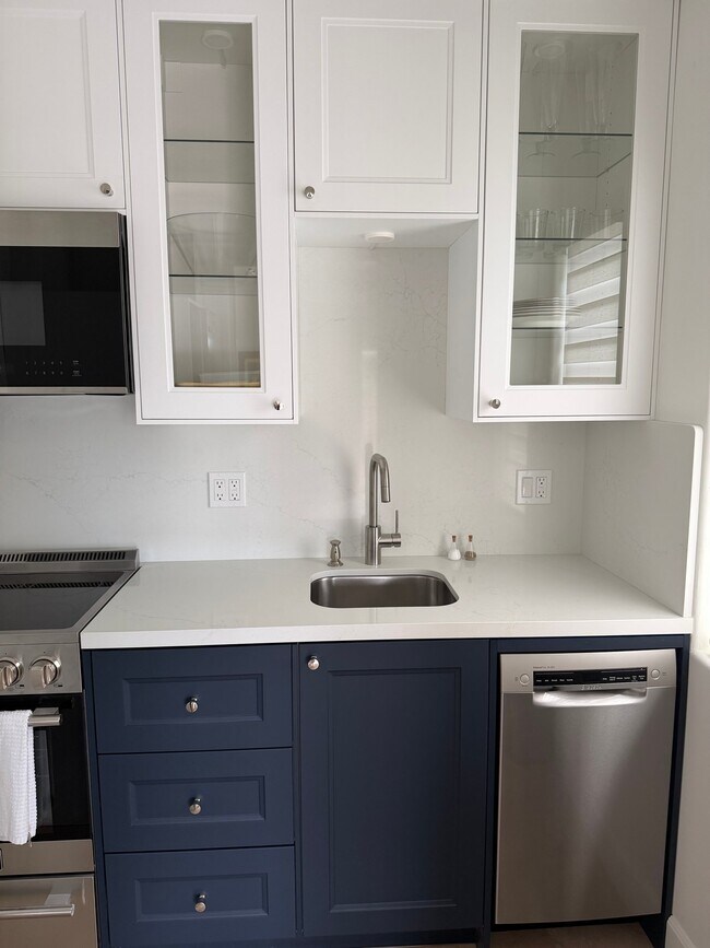 Building Photo - 4759 La Canada Blvd