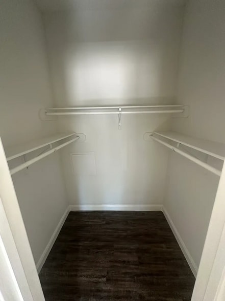 Building Photo - 616 City Ctr Wy