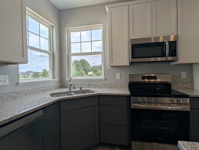 Building Photo - 7301 Aster Wy