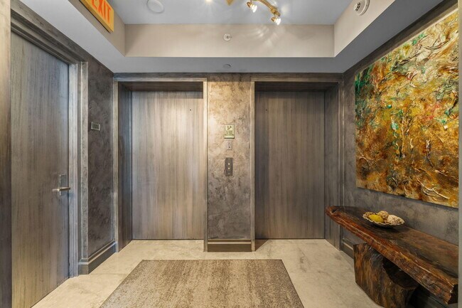 Building Photo - 333 Las Olas Way