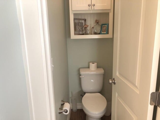 Building Photo - 104 Sailhouse