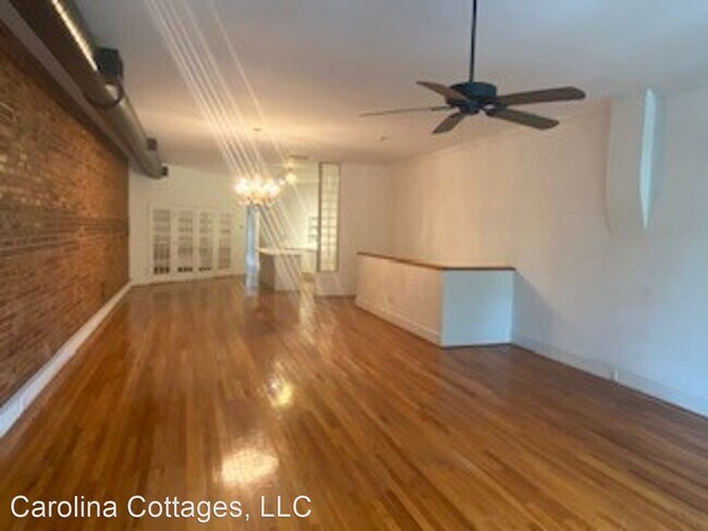 Building Photo - 2 br, 1.5 bath House - 225-B N. Main Street