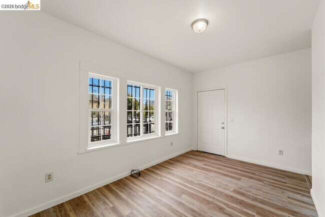 Building Photo - 400 Bissell Ave