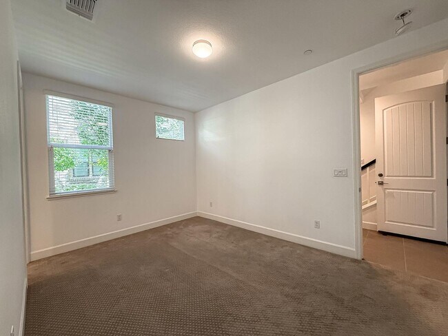 Building Photo - 4028 Freestone Pl