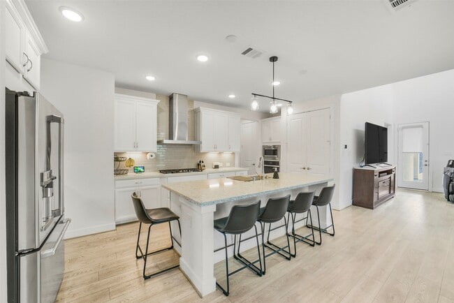 Building Photo - 147 Renodes Garden Ln