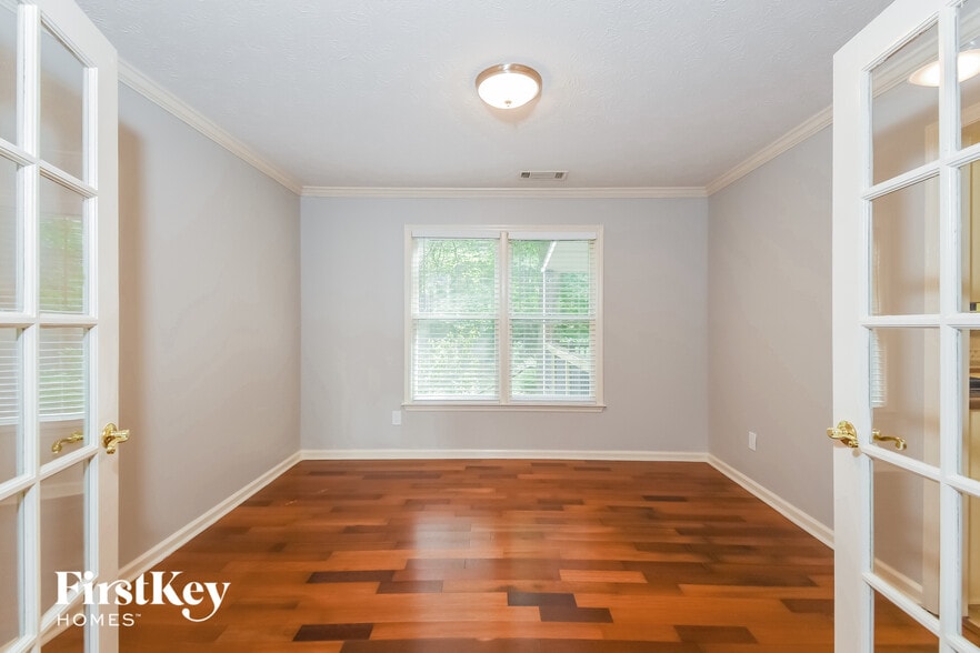 Building Photo - 1214 Hollytree Ct