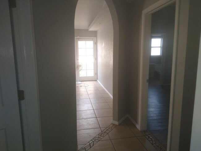 Building Photo - 3920 Tierra Marfil Rd