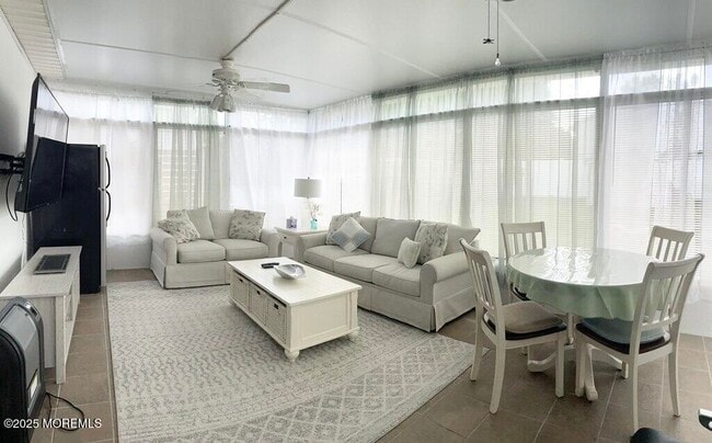 Building Photo - 425 Yale Ave