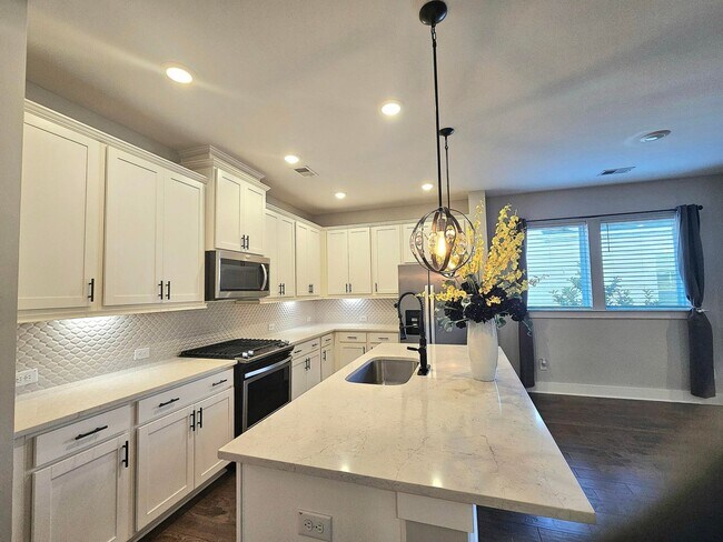 Building Photo - Stunning 3 Bedroom Home in Nexton~