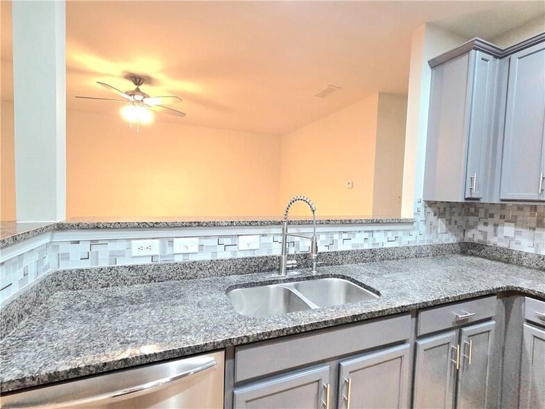 Building Photo - 3044 Cedar Glade Ln NE