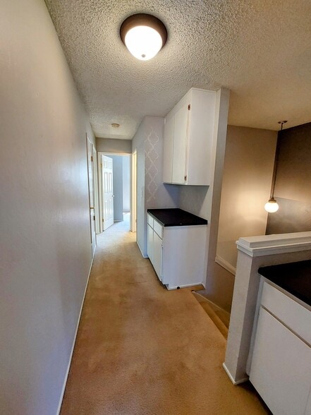 Building Photo - 16 Moonbeam Dr