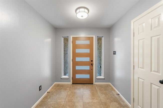 Building Photo - 16330 Autumn Wind Dr