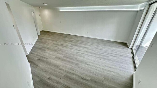 Building Photo - 1475 NE 125th Terrace