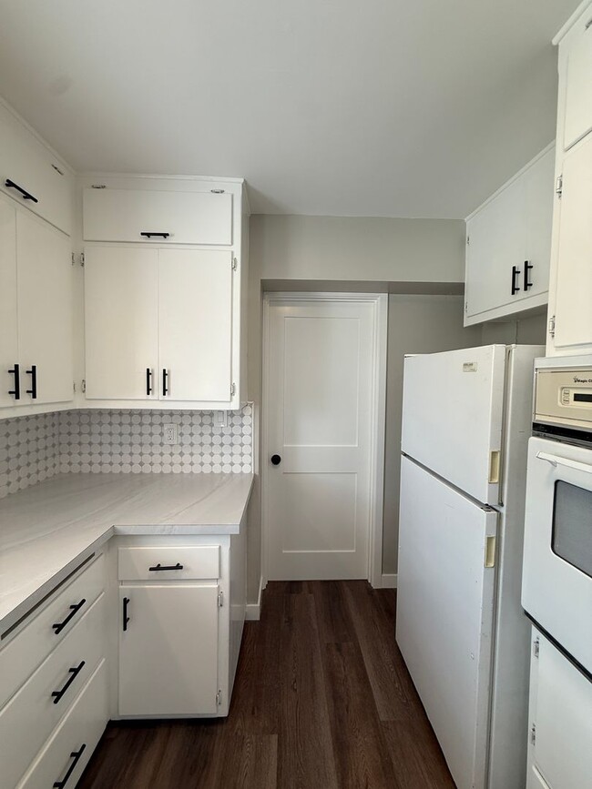 Building Photo - Centrally Located Single Story Updated Home